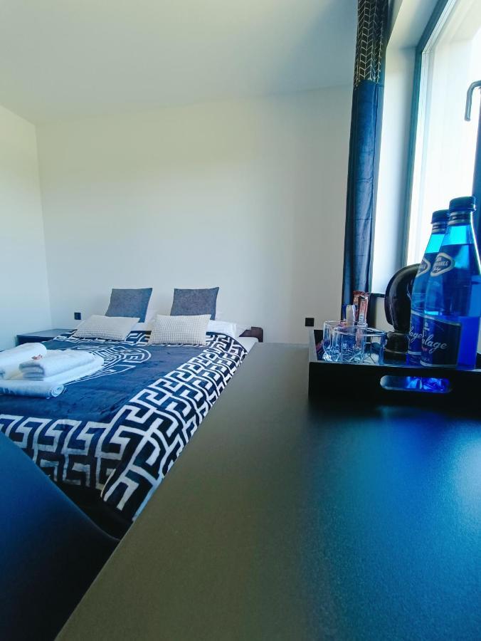 Modern Rancho - Apartamenty Nad Rzeka, Przy Stadninie Koni Kruszyna  Экстерьер фото
