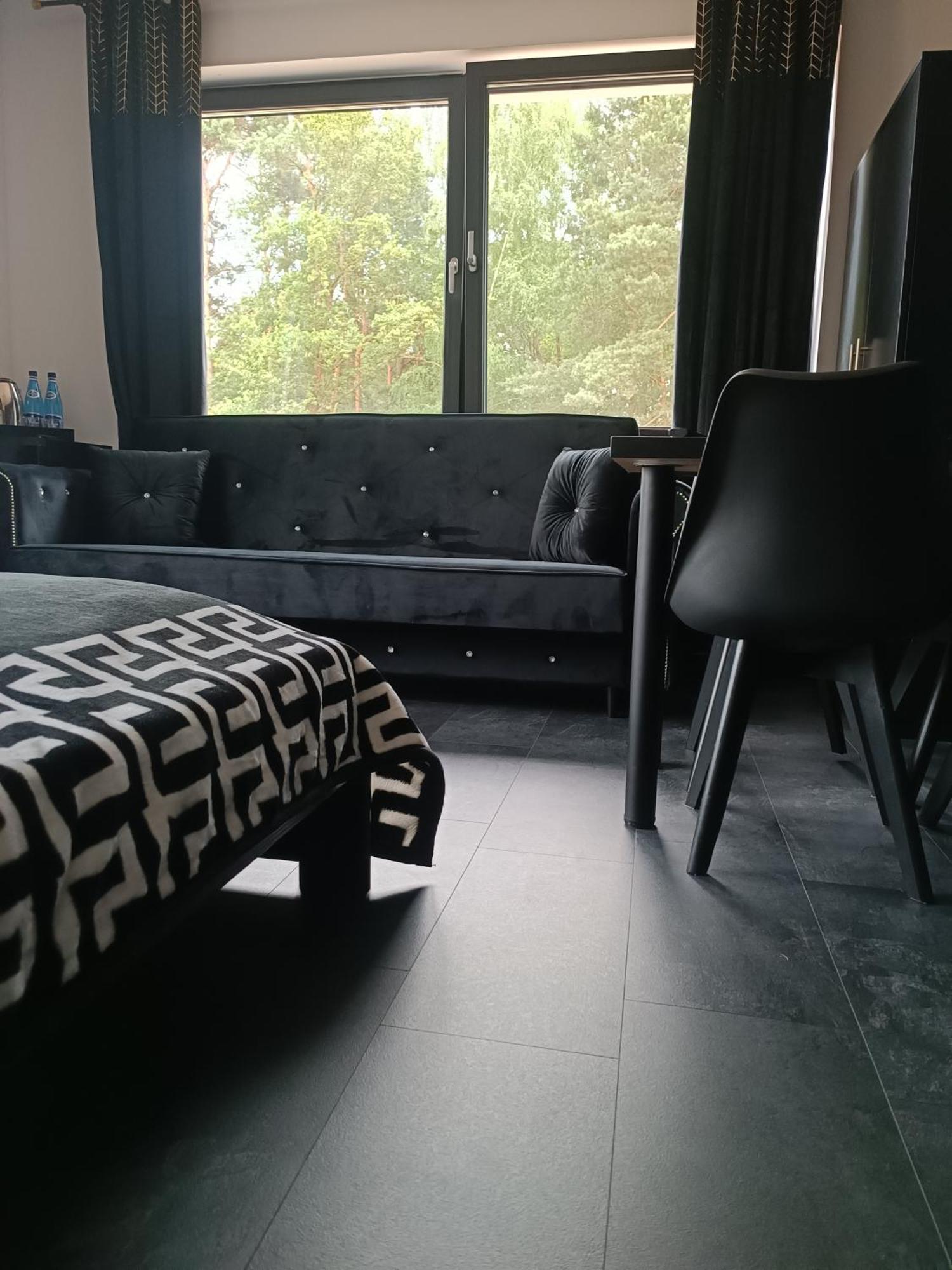 Modern Rancho - Apartamenty Nad Rzeka, Przy Stadninie Koni Kruszyna  Экстерьер фото